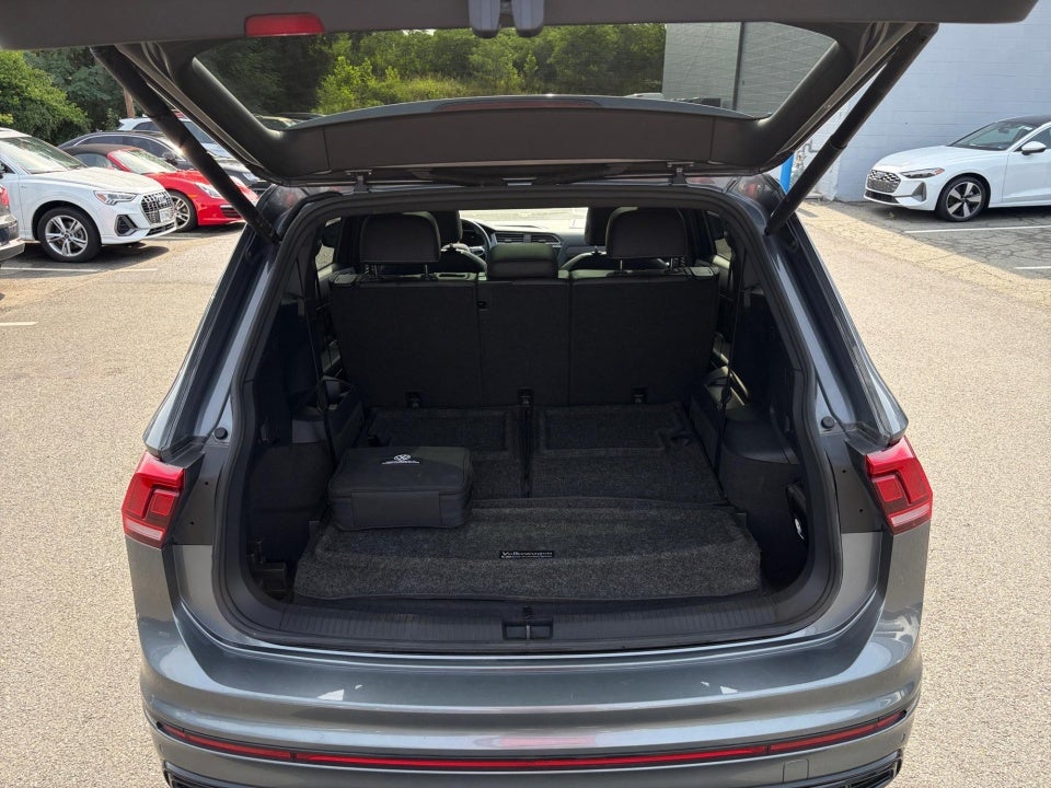 2024 Volkswagen Tiguan SE R-Line Black