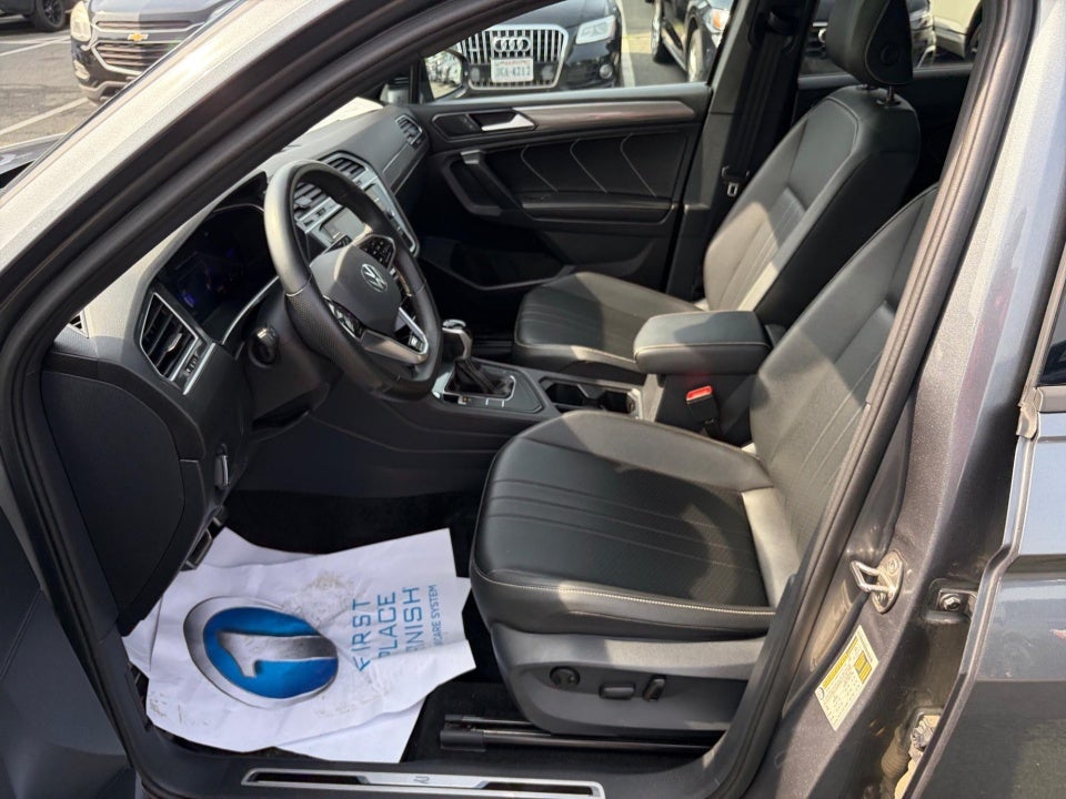 2024 Volkswagen Tiguan SE R-Line Black